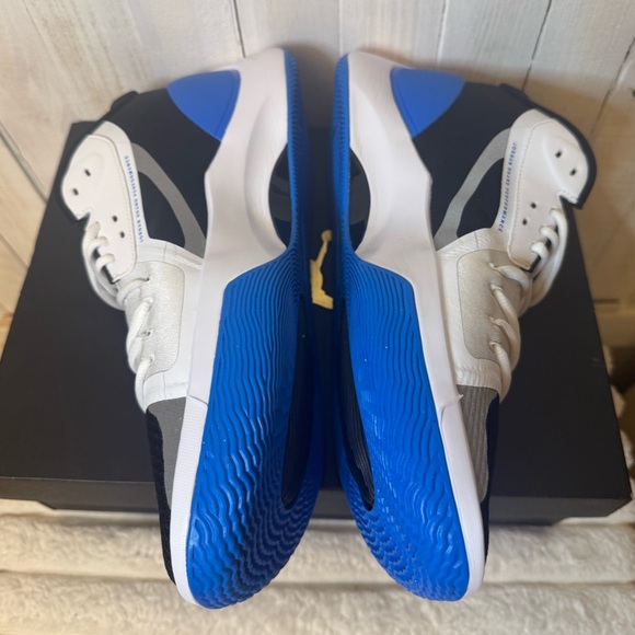 Size 13M & 11.5- Jordan Zoom Separate 'White Photo Blue' - Picture 5 of 12